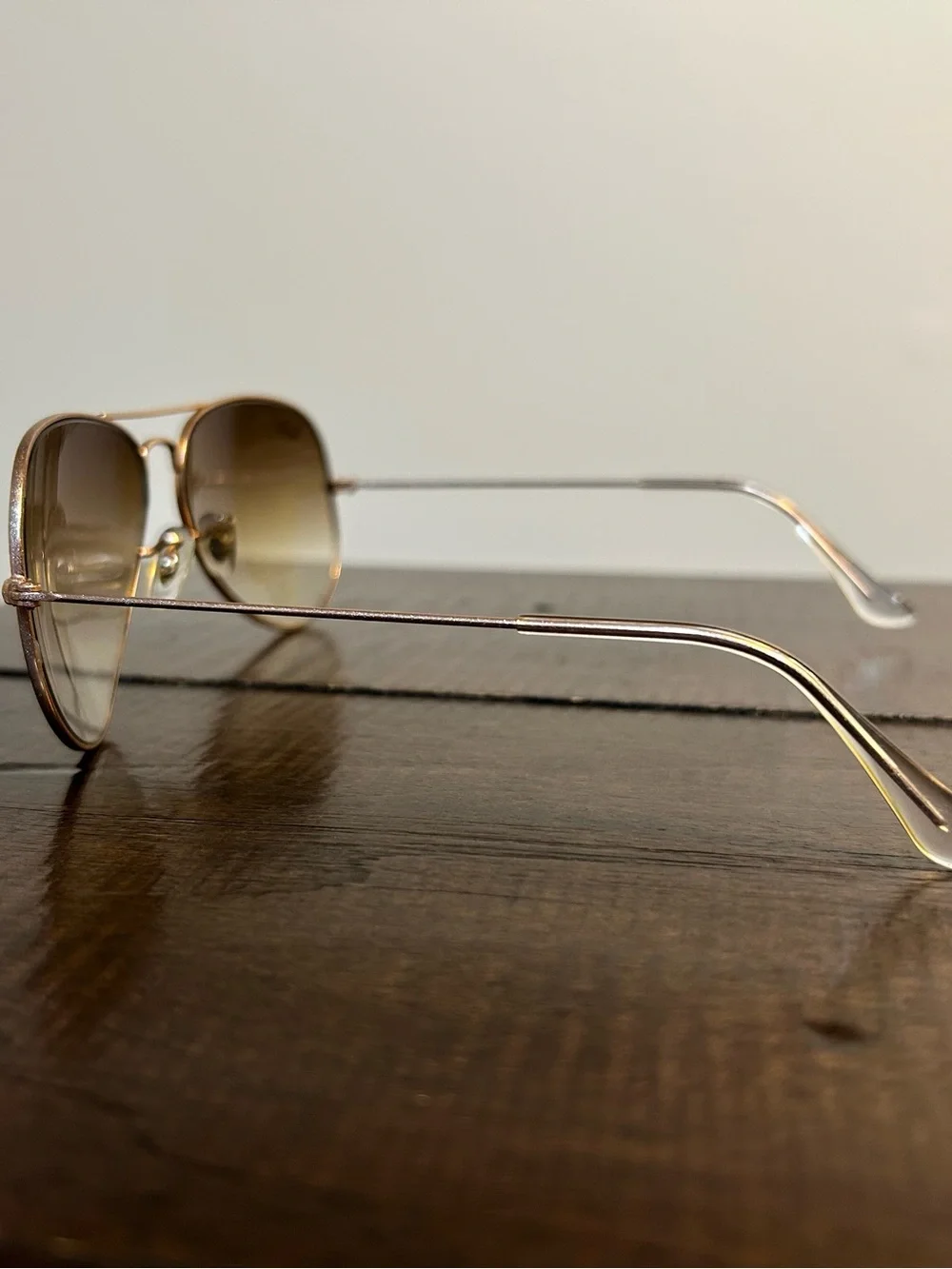 Ray-Ban Men’s Aviator Sunglasses in Gold with Brown Gradient Lenses